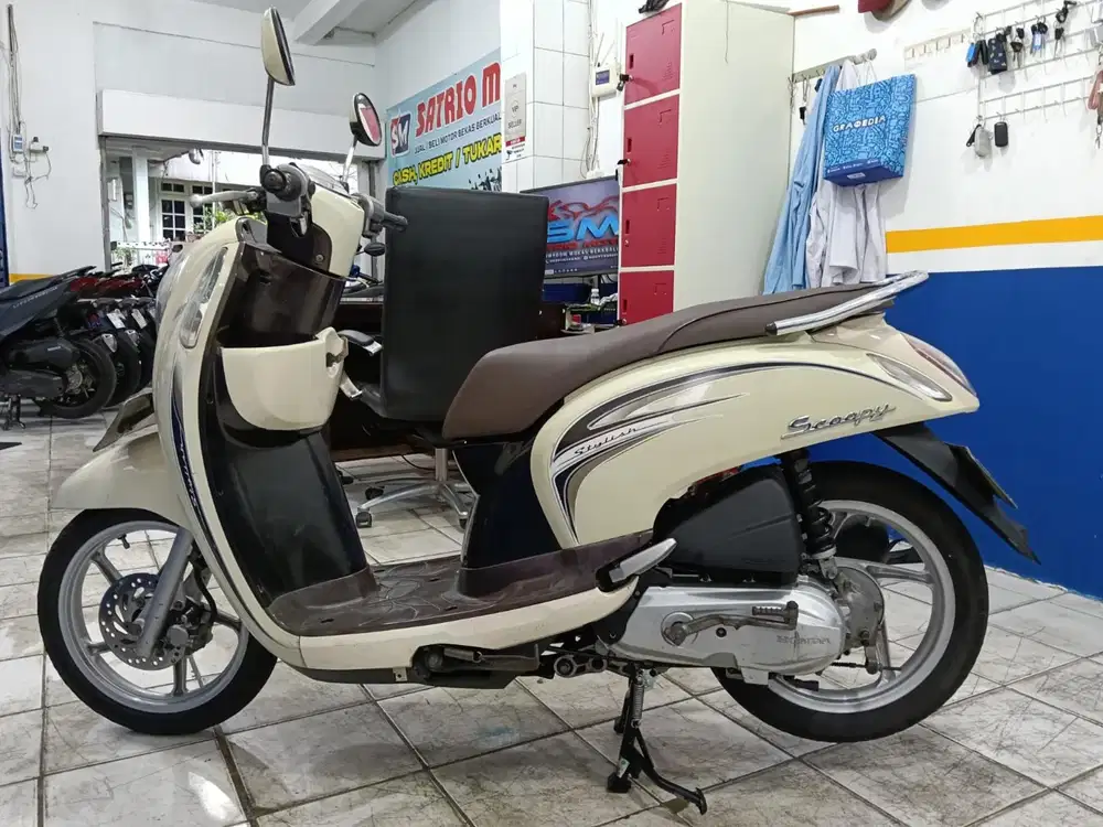 DIJUAL CASH HONDA SCOOPY CBS FI THN 2014 PAJAK PULES SIAP PAKAI