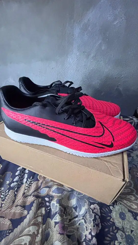 Sepatu Futsal Nike Phantom GX