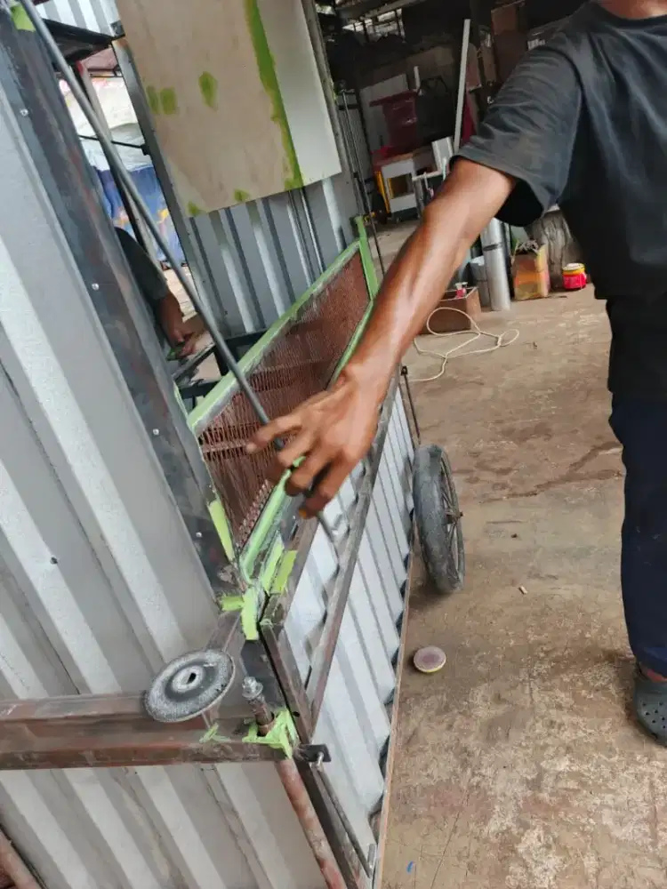 LOWONGAN TUKANG DEMPUL