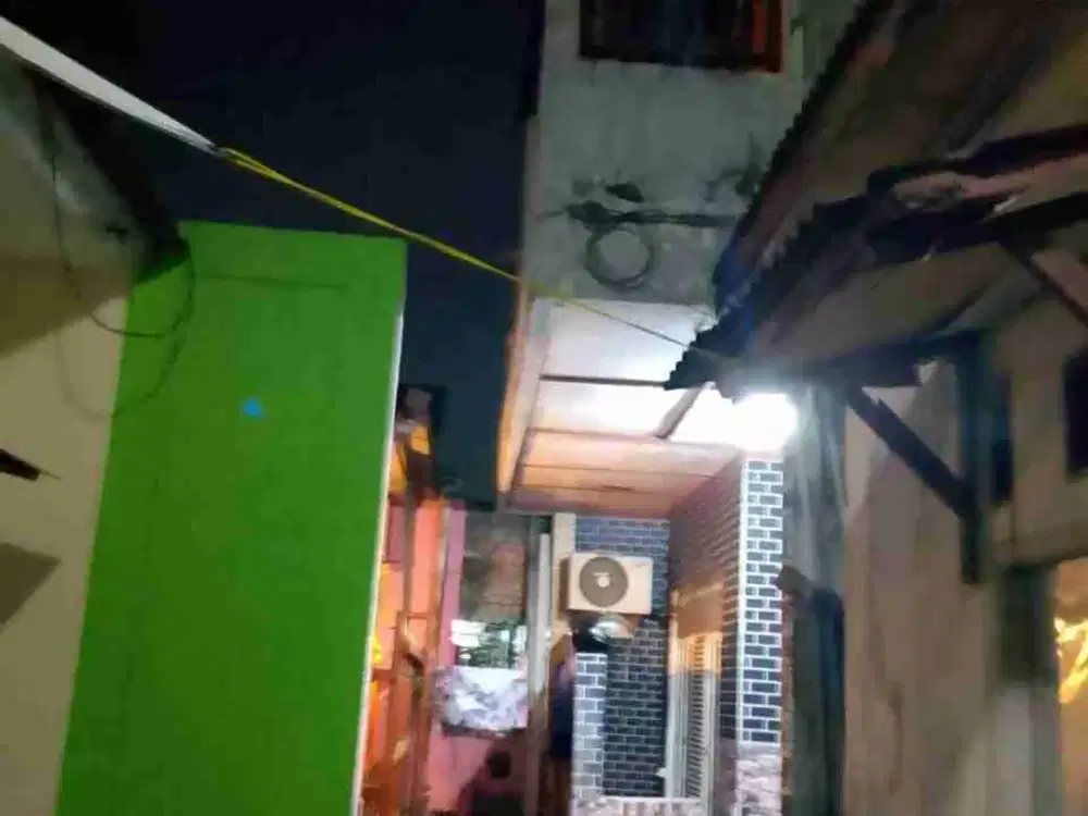 Di jual rumah ukuran luas 2 lantai di Ciledug Tangerang kota
