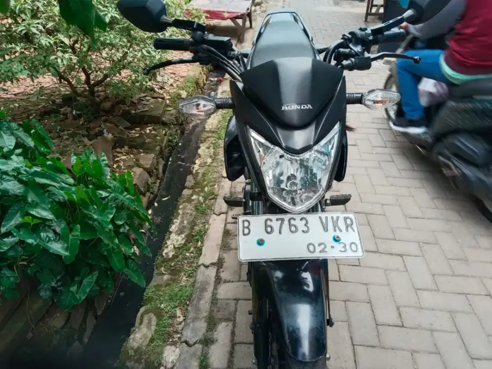 Jual motor verza 150 tahun 2015