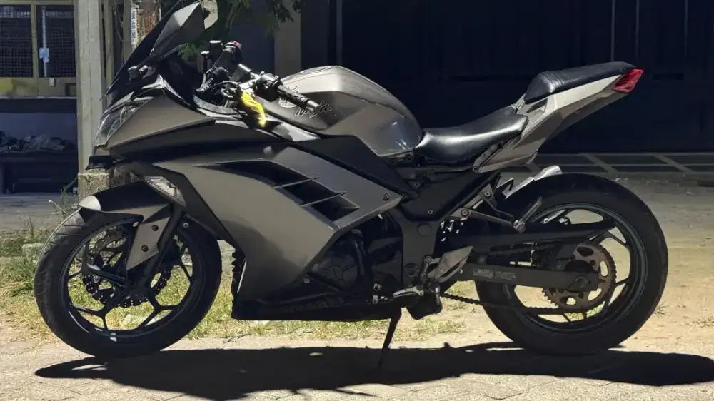 Jual motor ninja Kawasaki 250 CC seccond