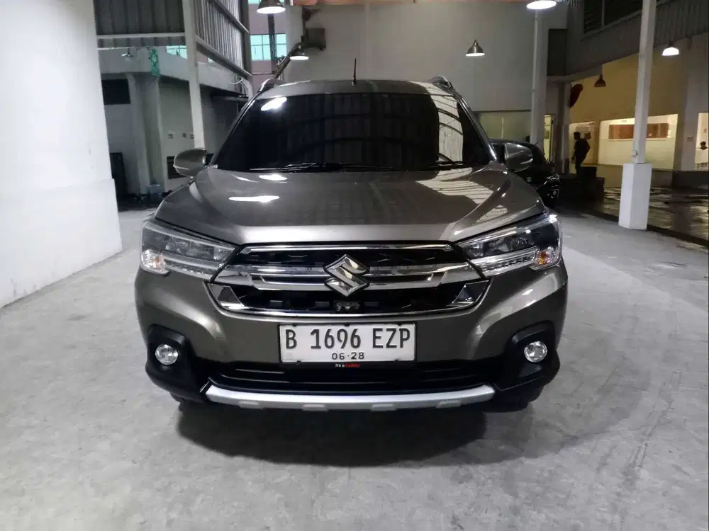Suzuki XL7 Zeta AT 2023 Abu-abu PREMIUM B1696EZP