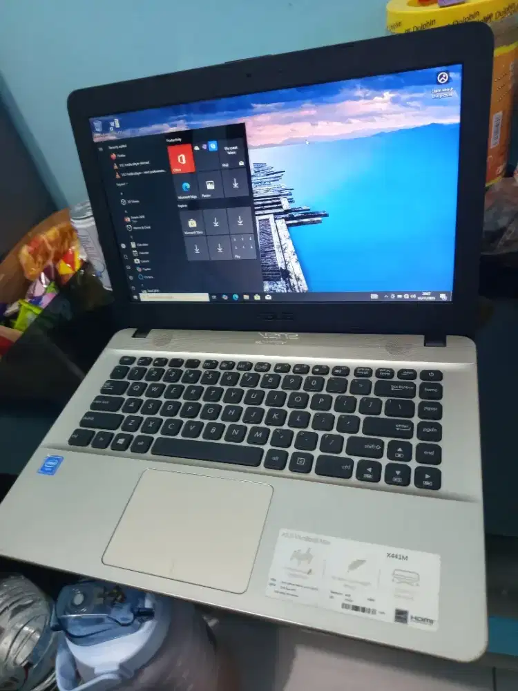 Laptop Asus X441M Ram 4gb/500gb  .batre awet