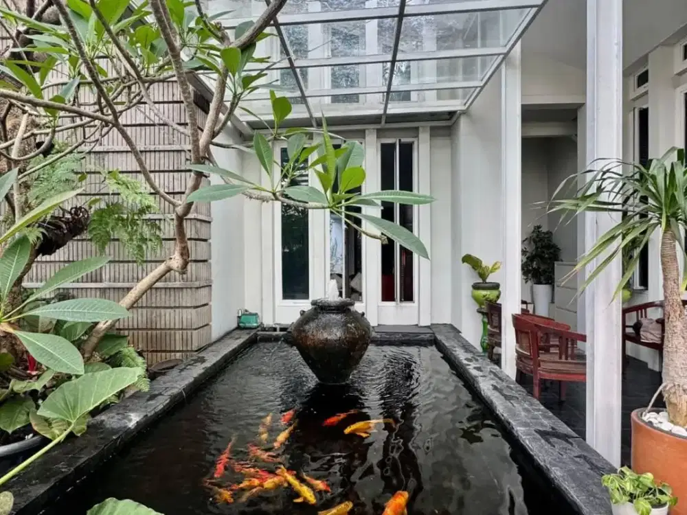 Dijual Cepat Rumah Dengan Pool Dan Lokasi Strategis Di Ragunan Jakarta Selatan.