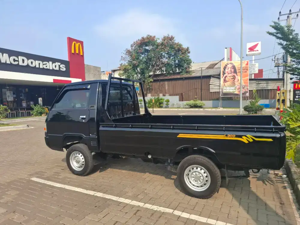 Mitsubishi L300 Euro4 PickUp 2024  R/T/USB/FlatDeck/STNK Kir Hidup/Ori