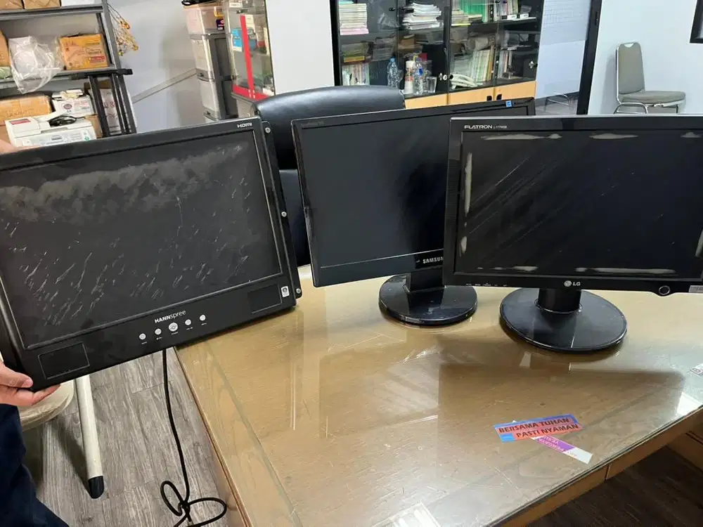 Monitor apa adanya