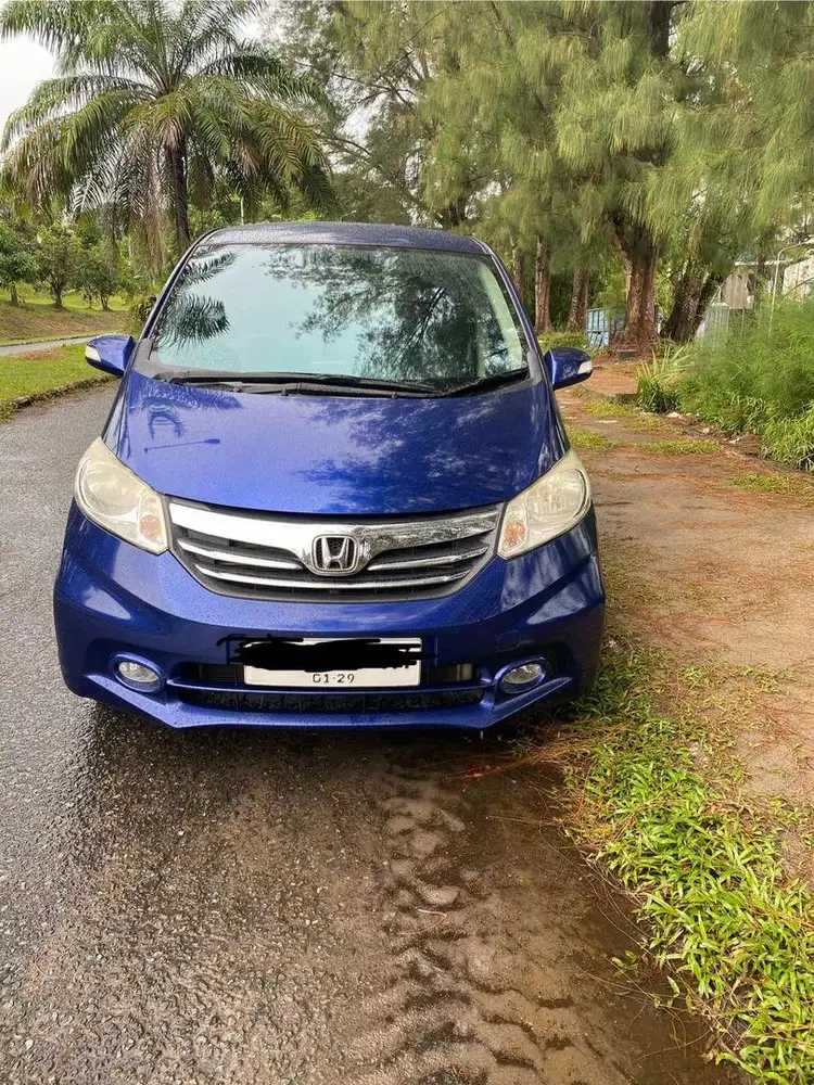 Mobil Freed 1,5 E AT PSD