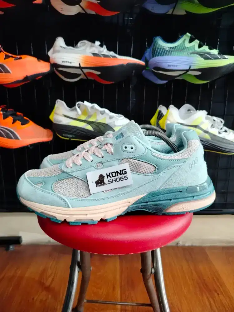 SEPATU NB 993 X JOE FRESHGOODS ART ARCTIC BLUE 44,5