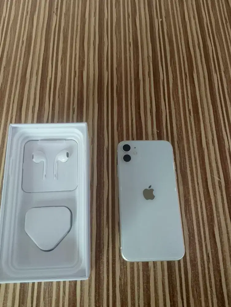 Iphone 11 128gb masih mulus 100%