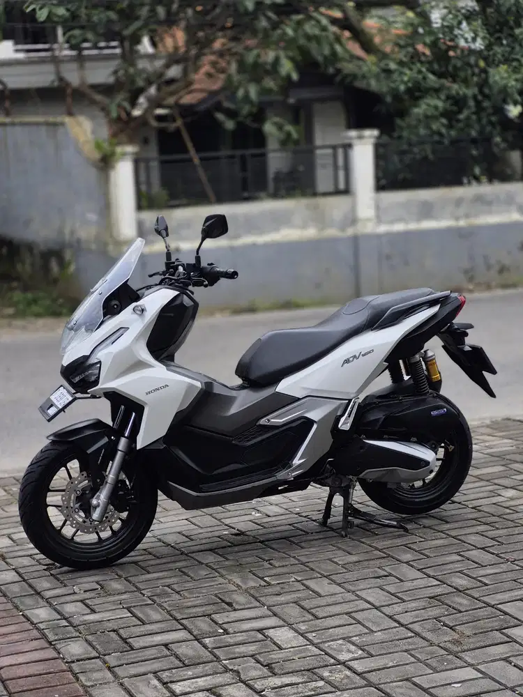HONDA ADV 160 CBS 2023 KM 15RB ASLI DP CUMAN 3.5JT AN