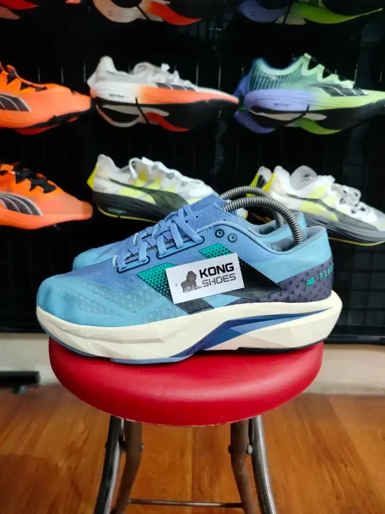 SEPATU NB FUELCELL REBEL V4 HERON BLUE