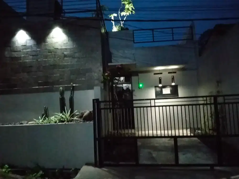 Disewakan Rumah Baru dgn ROOFTOP yg cantik