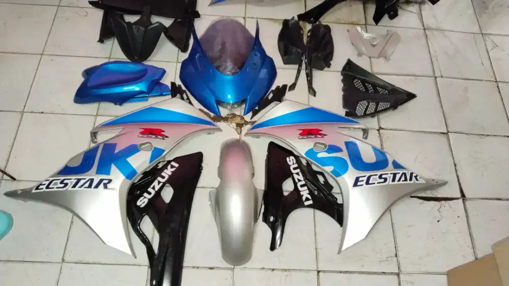 Full Body GSX150R Silver/Biru