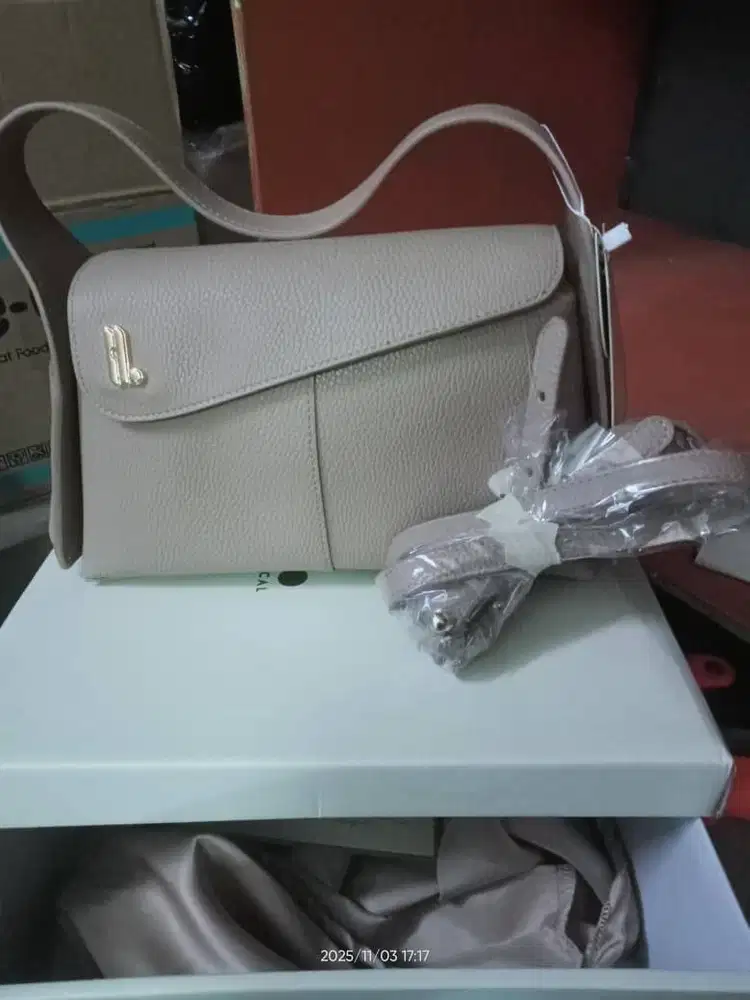 heylocal.id - Kiev Bag Ivory / Tas Bahu Wanita