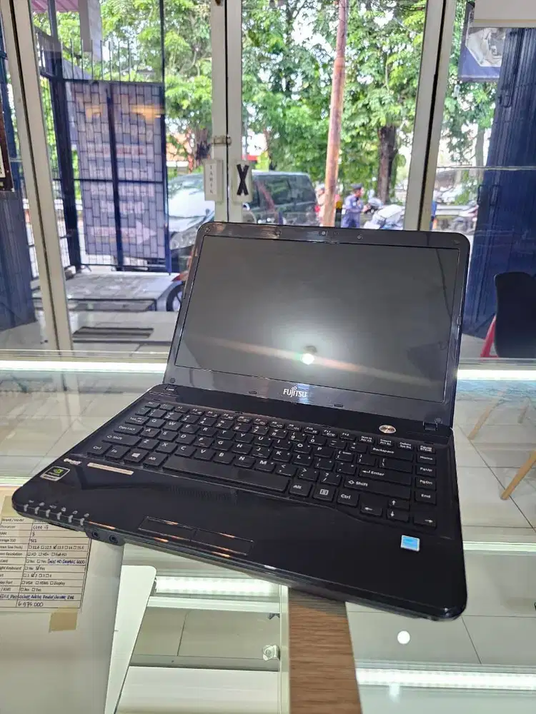 Laptop second core i5 dual vga nvidia design game