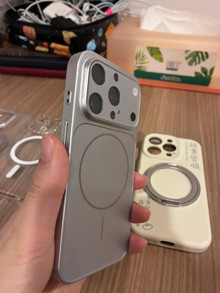 Iphone 15 pro 128GB Natural Titanium (Case Phone 15 pro jadi 17 pro)