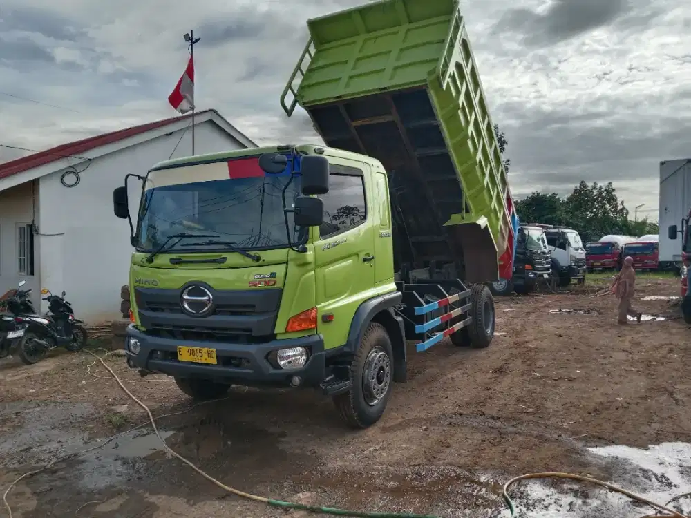 DUMTRUK HINO 500 FG 260 JJ ENGKEL TAHUN 2022