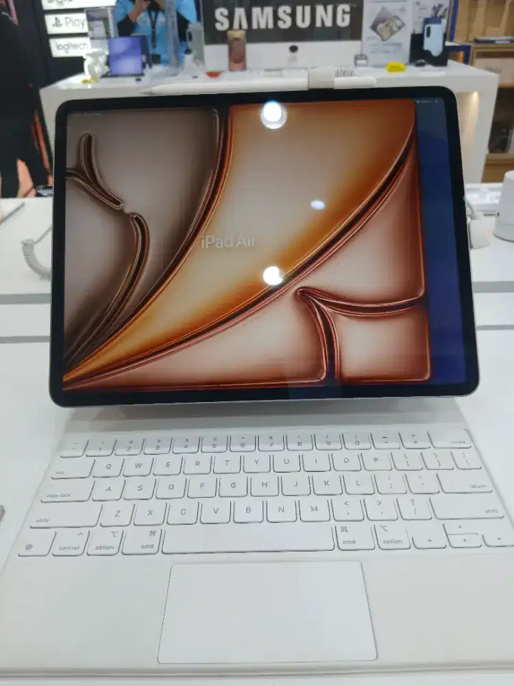 IPAD AIR MEDEL 13 INCI