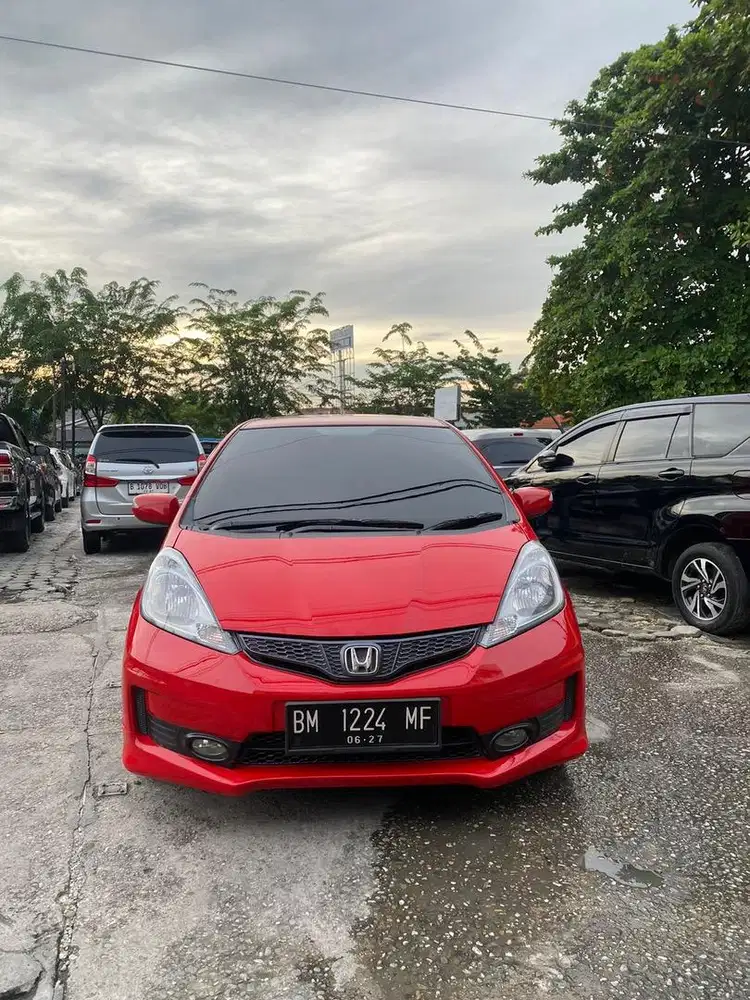 Dijual honda jazz matic2012 dp 20jt