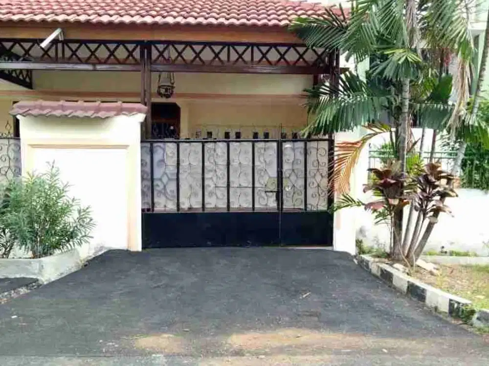 Disewakan rumah 2 lt di Kayu Putih 6. Jaktim