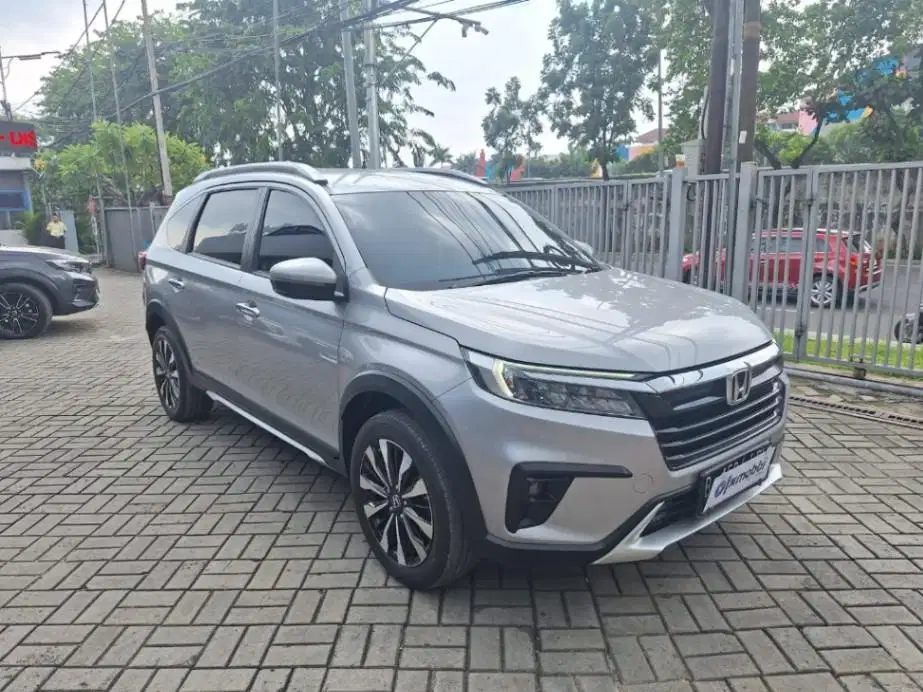 LOW DP Honda BR-V 1.5 Prestige Bensin-AT 2022 DFW
