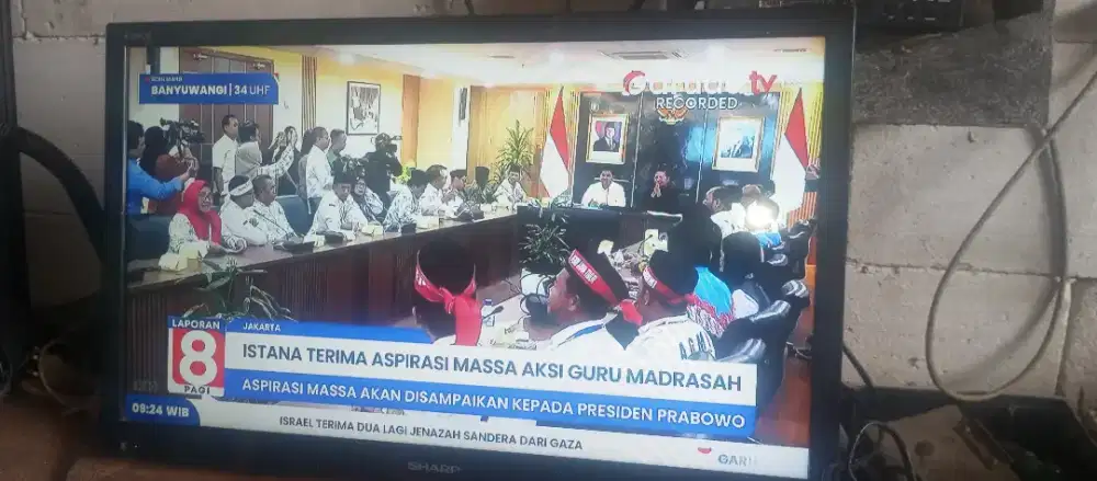 Led TV 24 in merek Sharp