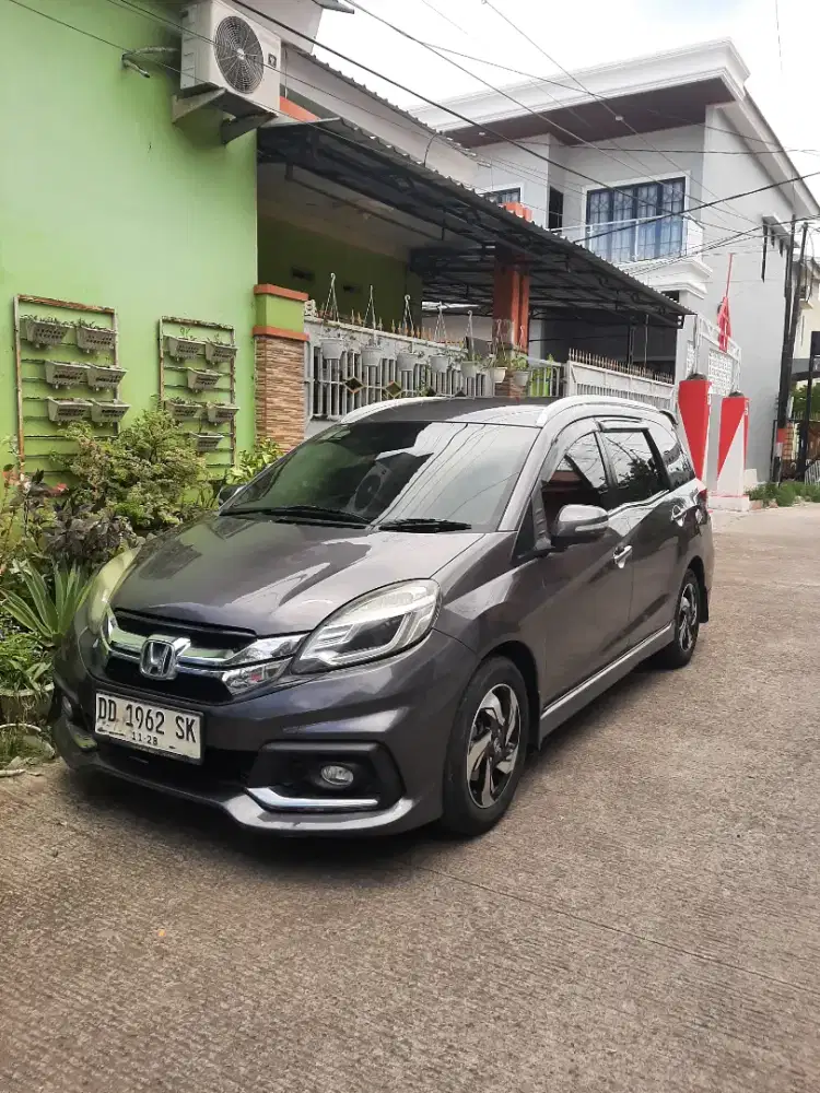 Mobilio tipe  RS Matic tahun 2015