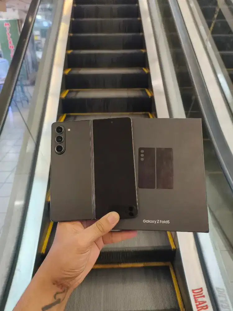 Samsung Fold 5 5G 12/1TB sein resmi Mulus super fullset