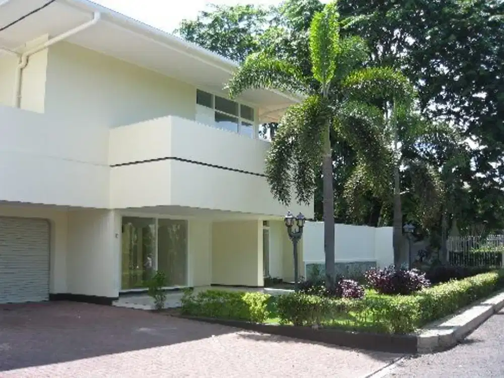 Siaga Raya 77E - Semi Furnished House At Compound Lembonghouse