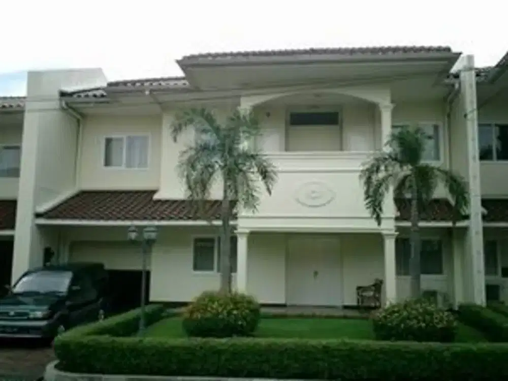 Sewa Rumah Townhouse Pondok Intan Residence 5I Furnished Swimming Pool