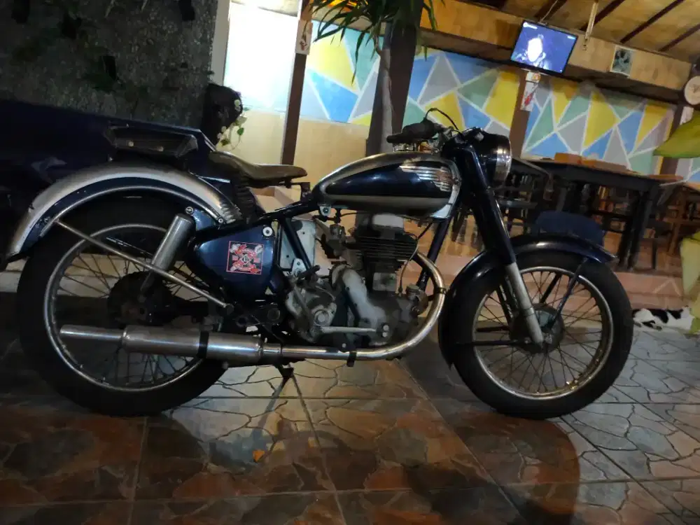 ROYAL ENFIELD 1952 250cc CLIPPER