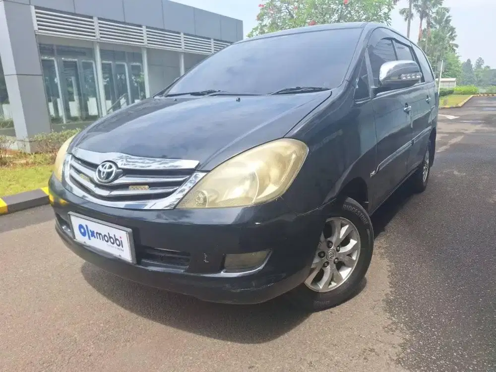 TDP Rendah -  Toyota Kijang Innova 2.0 V Bensin AT 2005 Hitam KD