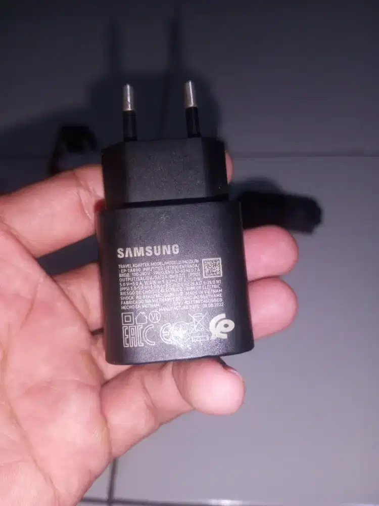 Charger ori samsung C to C msh ok