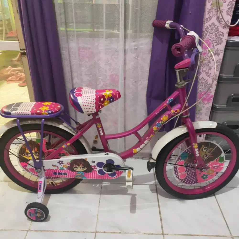 Sepeda anak perempuan