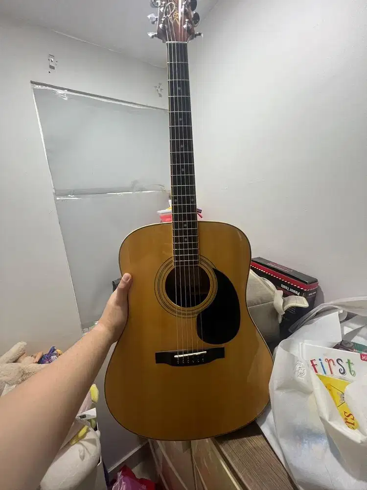 Dijual gitar akustik string merk Segovia