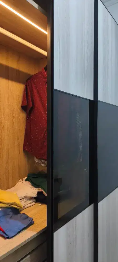 Dijual cepat lemari baju besar