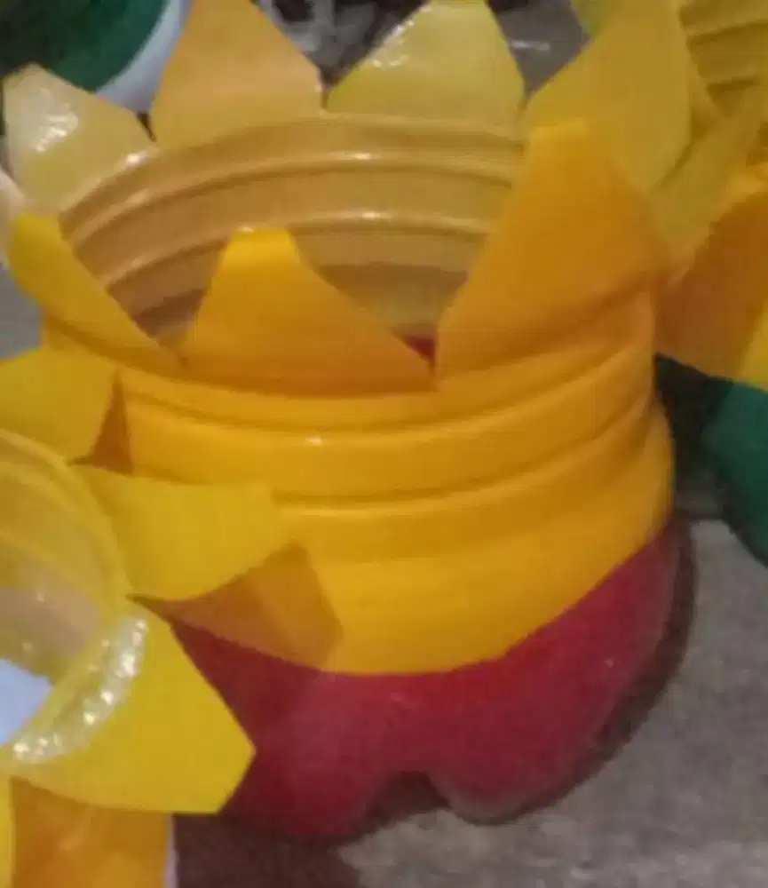 POT BUNGA DARI PLASTIK