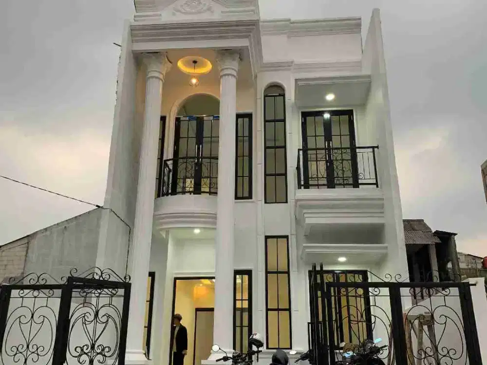 Rumah Mewah Modern Klasik Strategis Dekat Alun-Alun Kota Depok