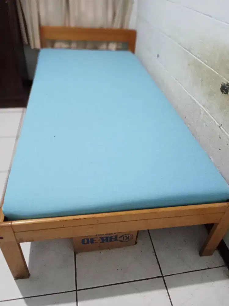 1 Tempat Tidur Kayu (COD)