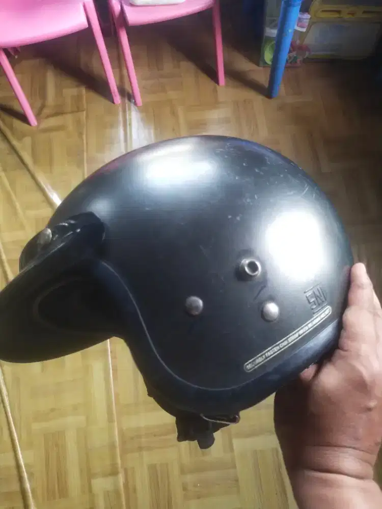 Helm cargloss bekas