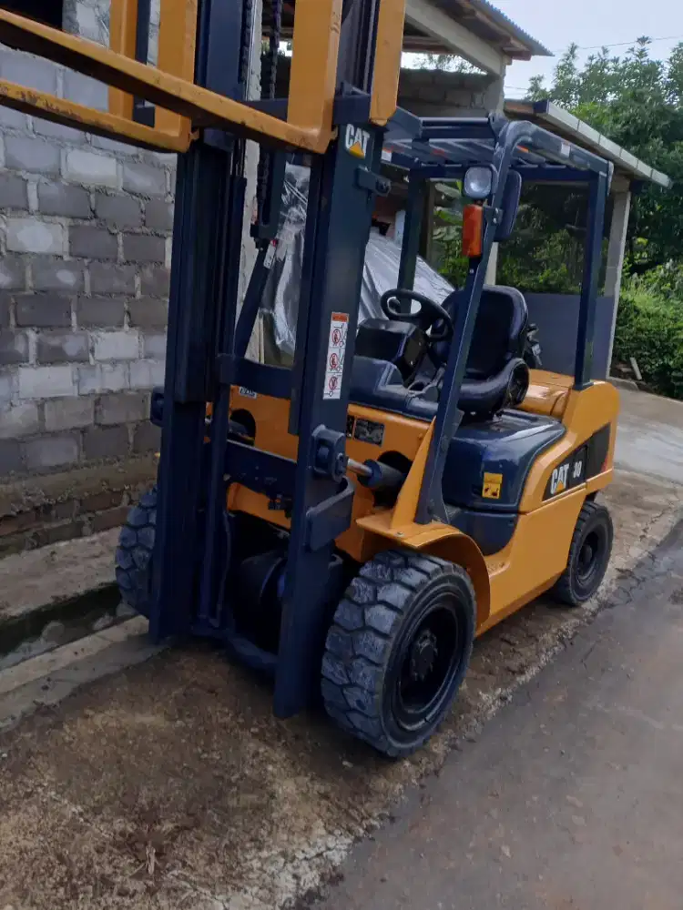 Dijual Forklift 3 Ton Caterpillar 2020 siap pakai