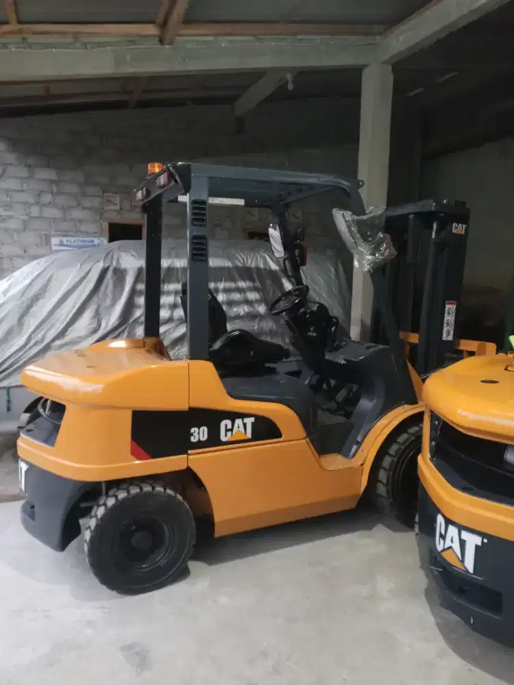 Jual Forklift Bekas 3 Ton Istimewa 2020 Caterpillar