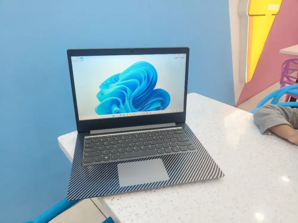 Lenovo core i3 gen11 ram 8gb ssd 256gb laptop siap pakai