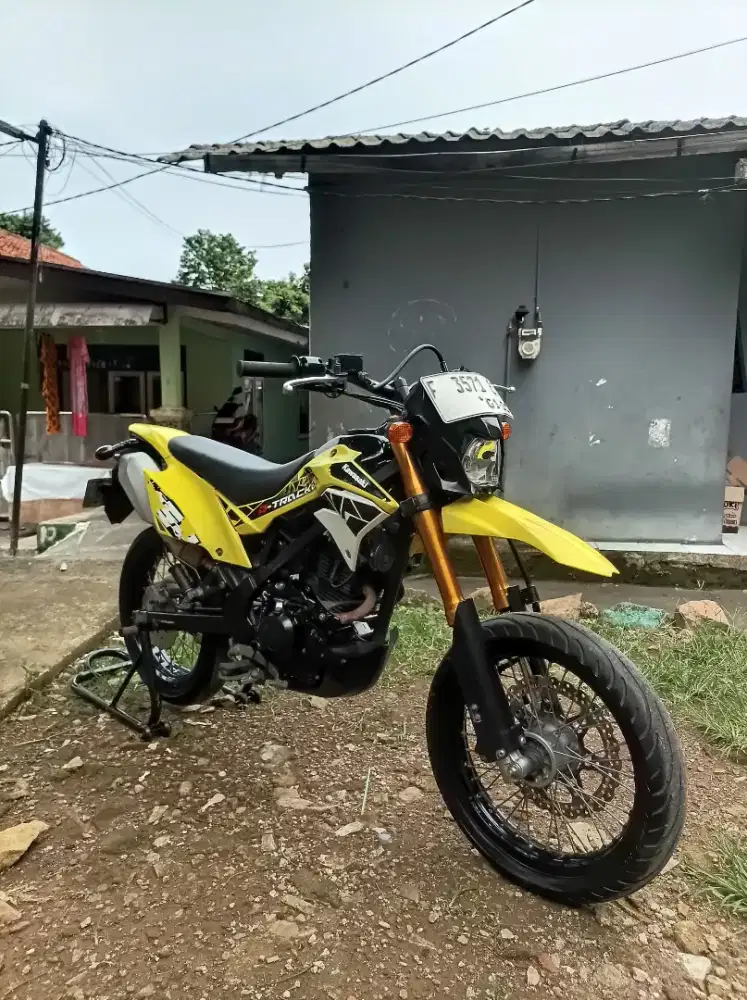 Kawasaki D-tracker SE