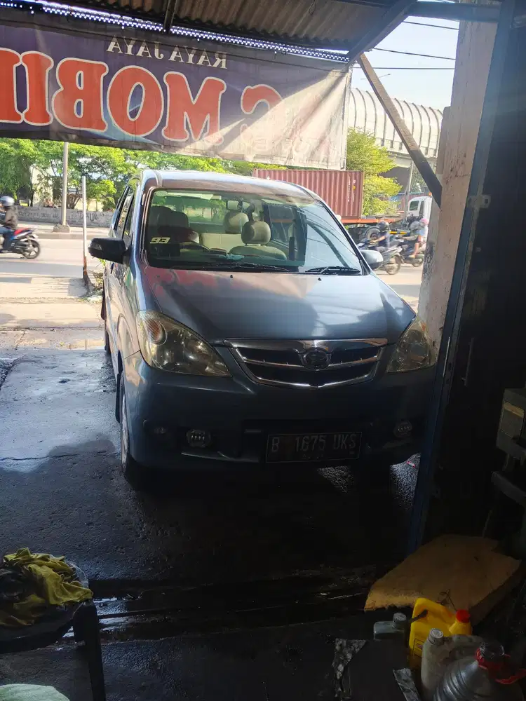 Daihatsu Xenia 2011 Bensin