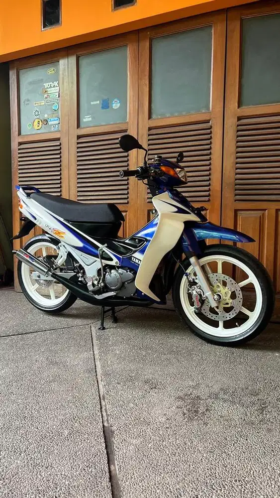 Yamaha 125z 2001 cbu biru mulus
