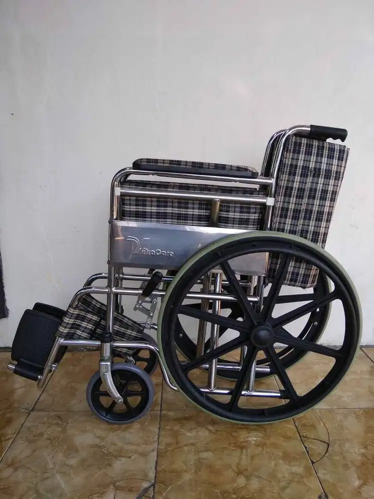 Kursi roda Vika Care