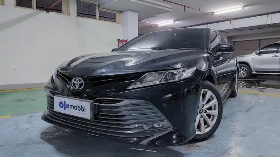 DP Rendah  16JT Toyota Camry 2.5 V Bensin-AT 2019 Hitam