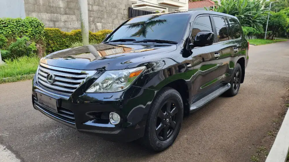 Lexus LX570 tahun 2008